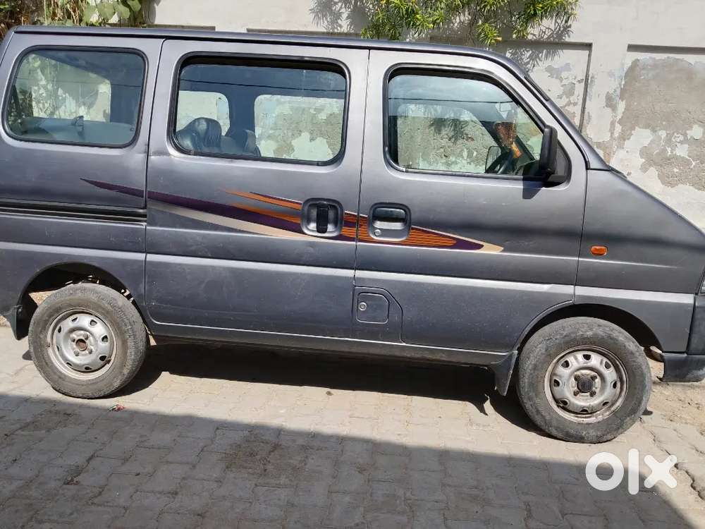 Private Eeco Car With Cng