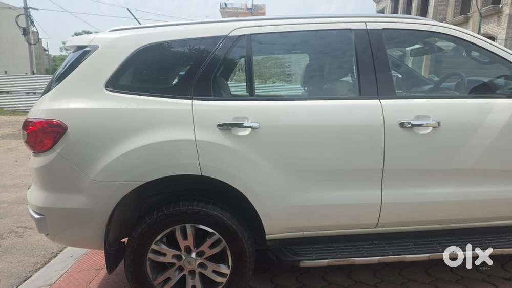 Ford Endeavour Diesel 2017 4x4 Automatic 3.2 Titanium Single Owner