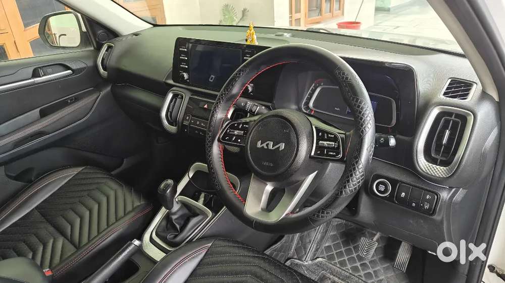 Htk + Turbo 1.0 Imt ( Sunroof )  Brand New Condition