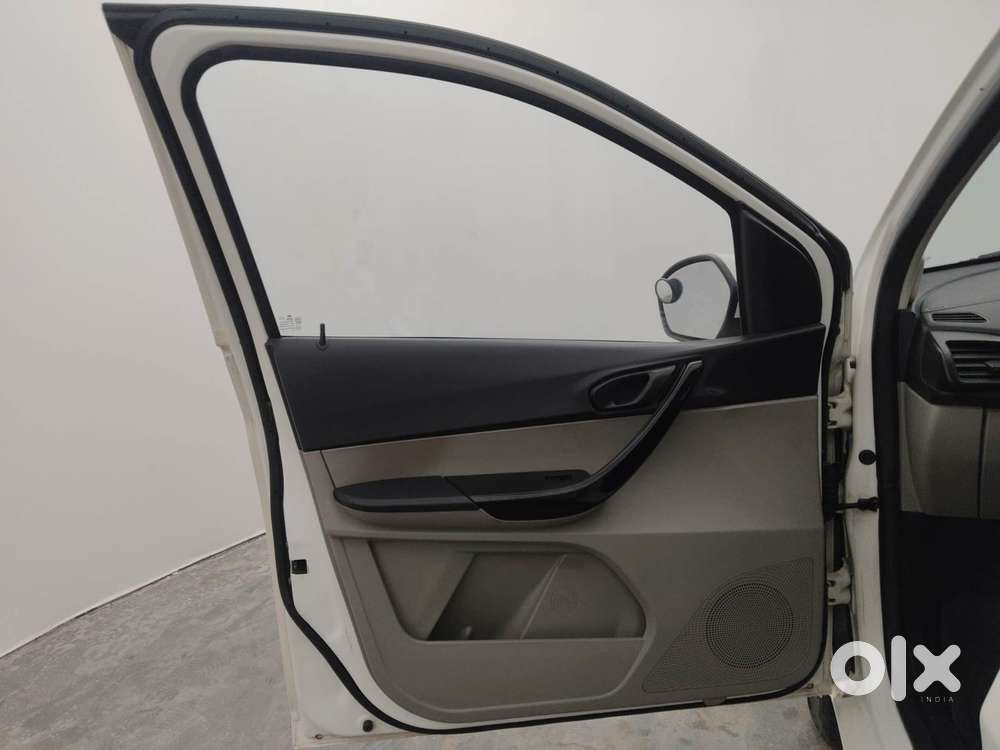 Tata Tiago 1.2 Revotron Xz Wo Alloy, 2019, Petrol