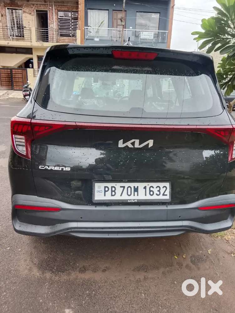 Excellent Condition Kia Carrens