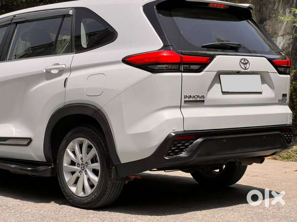 Toyota Innova Hycross 2.0 Vx Hybrid 7 Str, 2023, Petrol