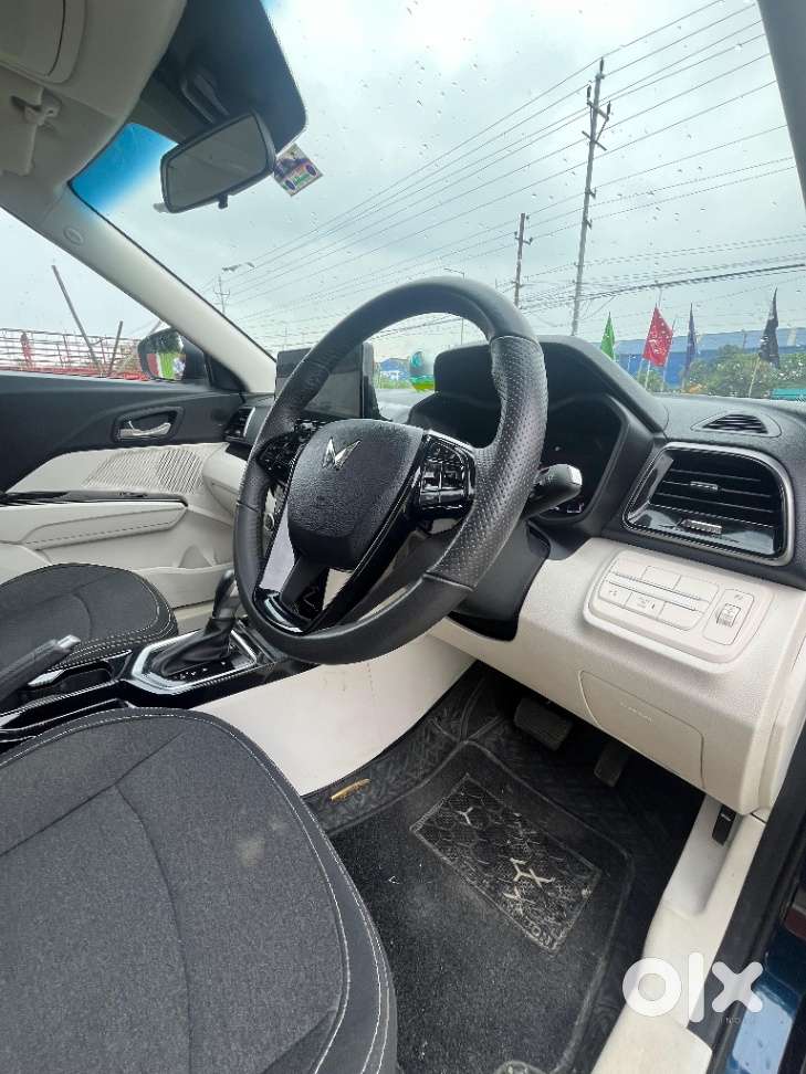 Mahindra Xuv 3xo Ax5 Pm At, 2024, Petrol