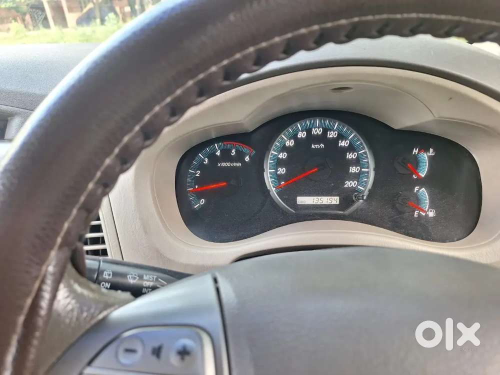 Toyota Innova 2013 Diesel 130000 Km Driven
