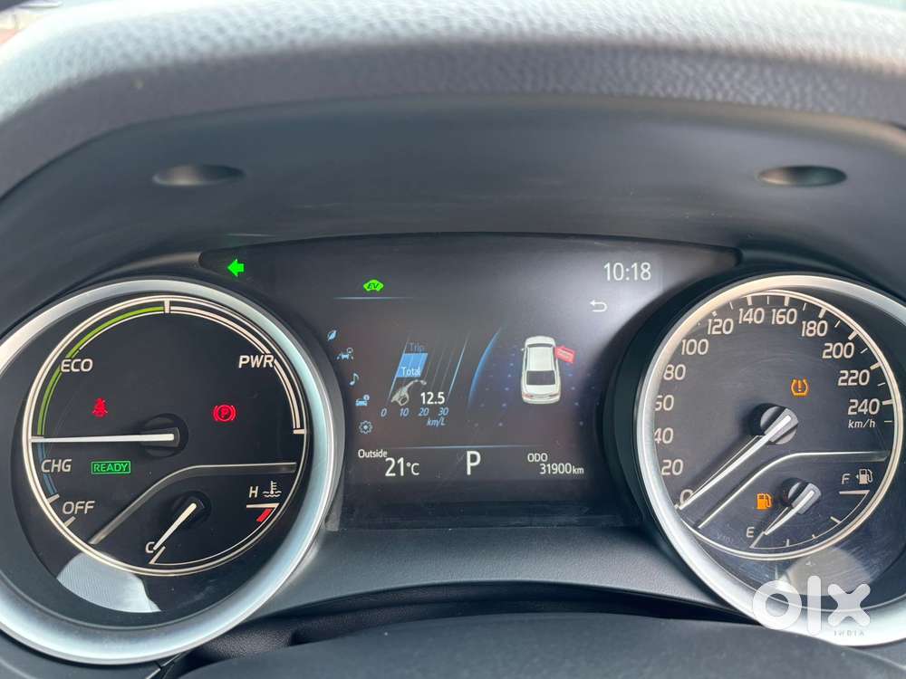 Toyota Camry 2.5 Hybrid, 2024