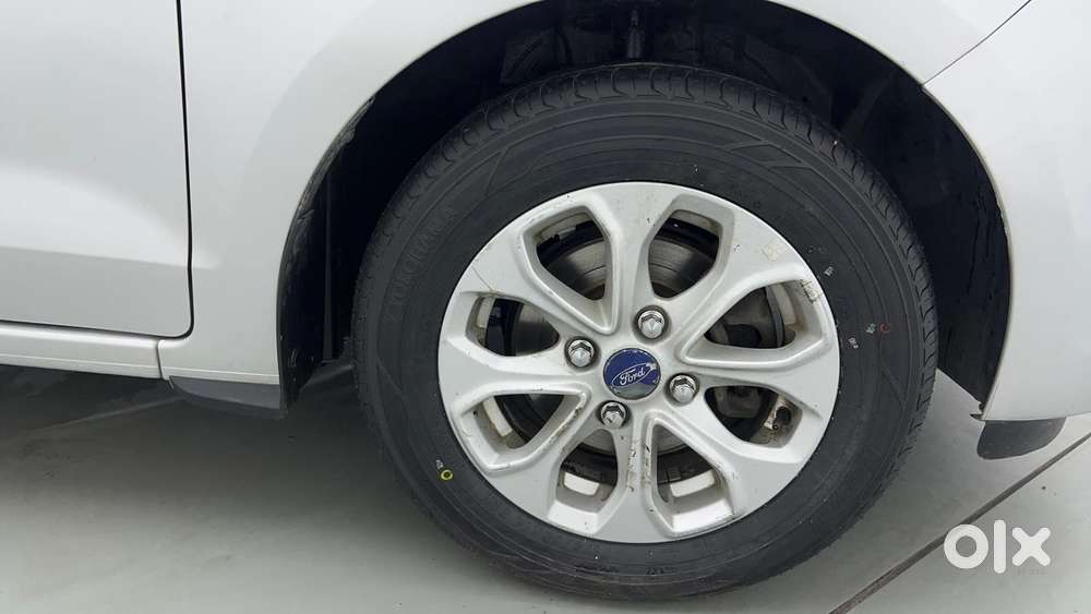 Ford Figo Petrol Titanium, 2015, Petrol