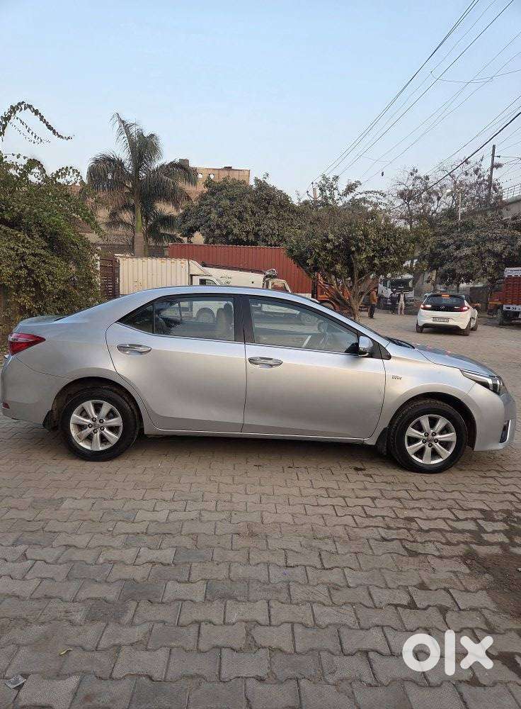 Toyota Corolla Altis 1.8 Sport, 2015, Petrol