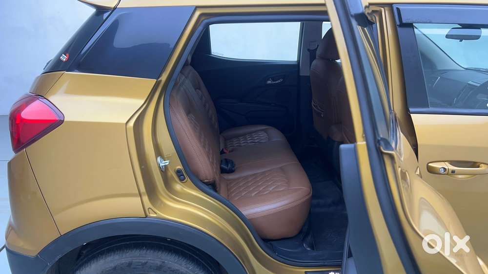 Mahindra Xuv300 Turbosport W8, 2023, Petrol