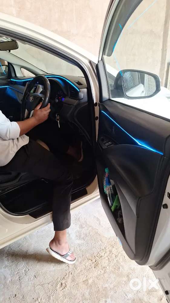 Toyota Innova Crysta 2017 Diesel 220000 Km Driven