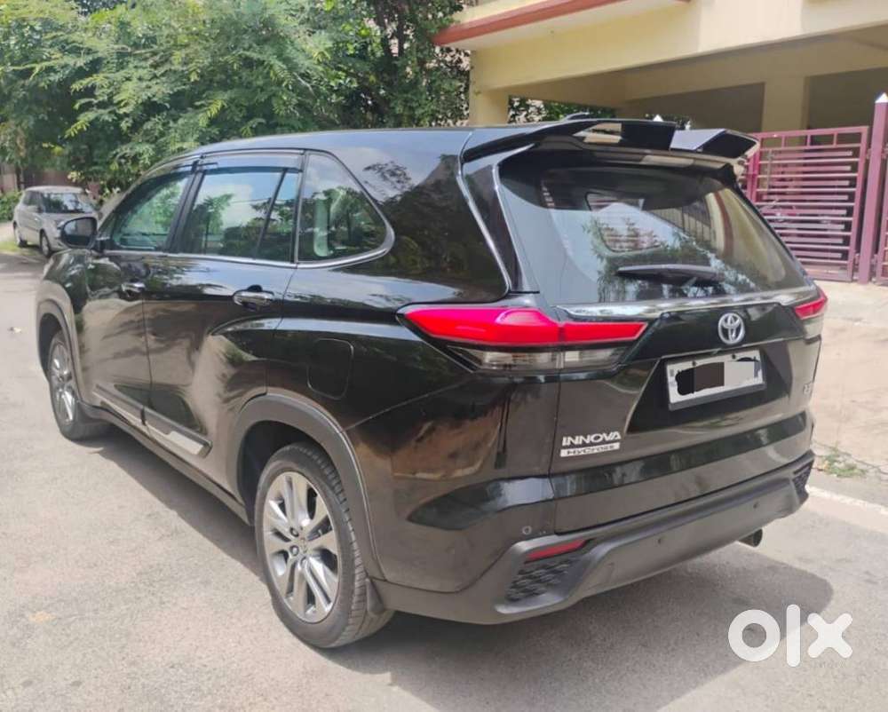 Toyota Innova Hycross 2.0 Zx Hybrid 7 Str, 2025, Petrol