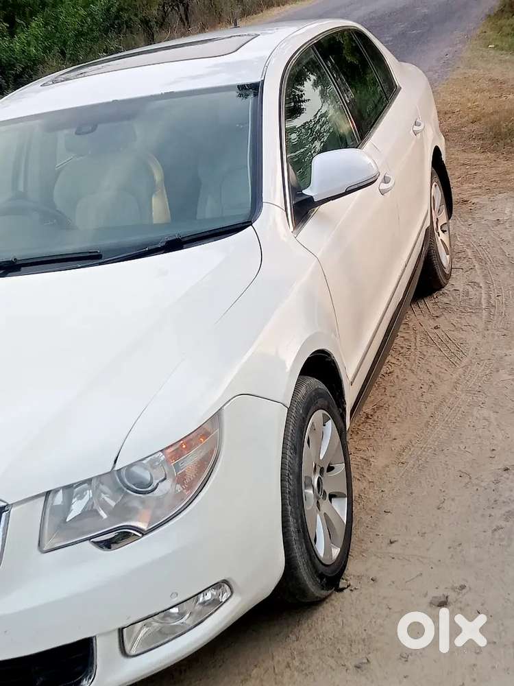 Skoda Superb 2010 Diesel 105000 Km Driven