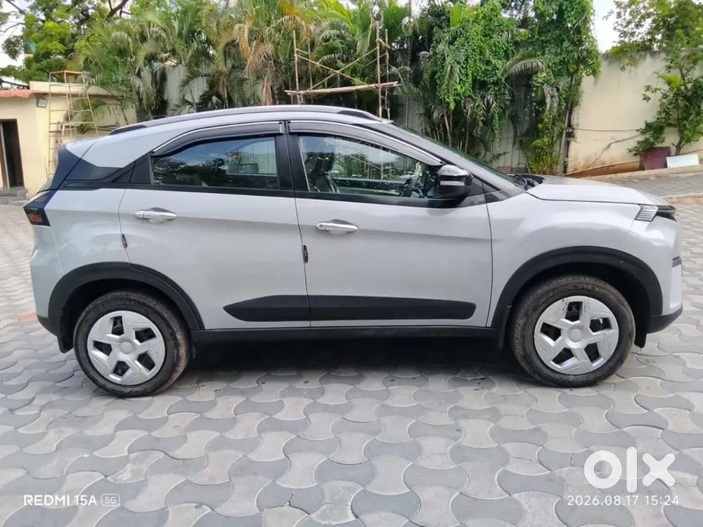 Tata Nexon, 2025, Petrol