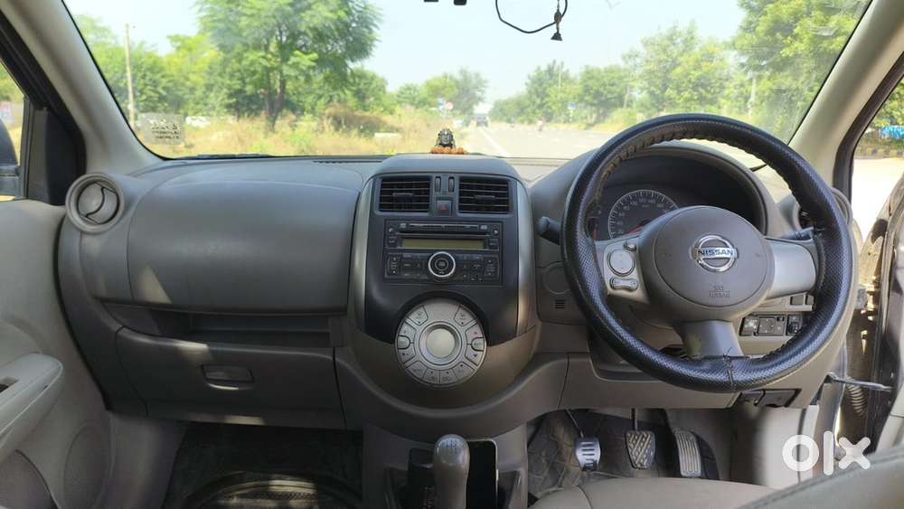 Nissan Sunny Petrol 2012