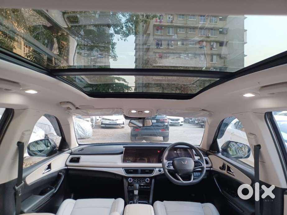 Mahindra Xuv700 2.0 Ax 7 Petrol At Luxury Pack Str, 2024, Petrol