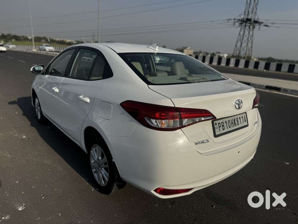 Toyota Yaris J Cvt, 2020, Petrol