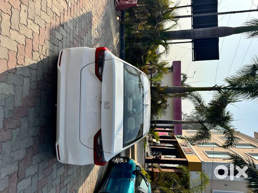 Honda Amaze 2025 Petrol 5500 Km Driven