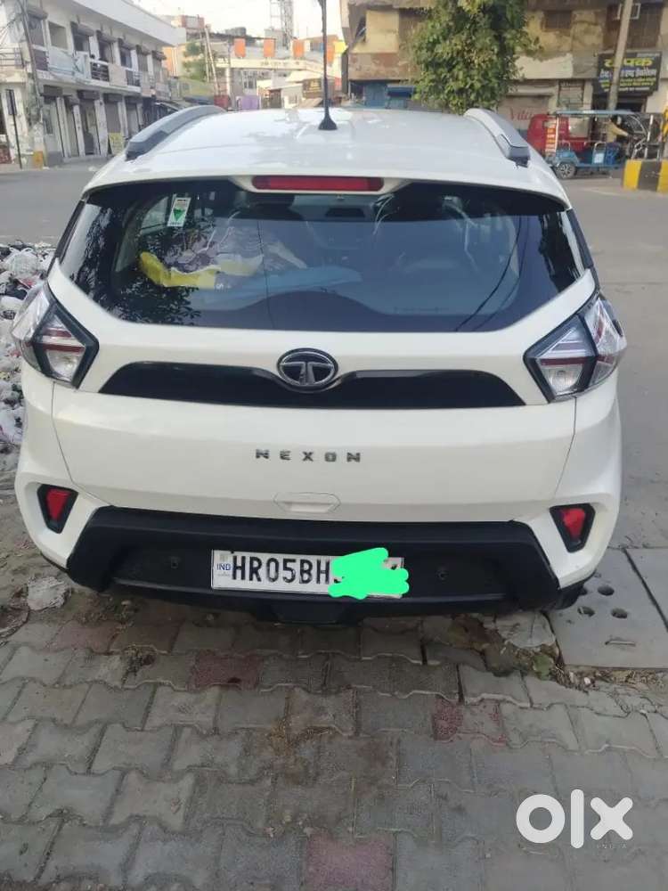 White Colour Nexon With Sunroof 2022 Last December