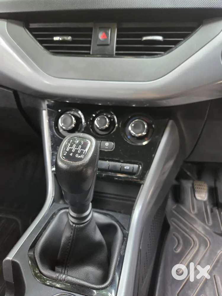 2023 Tata Nexon Xe Petrol Mt 1st Owner  41k Km Bs6 Ph2white