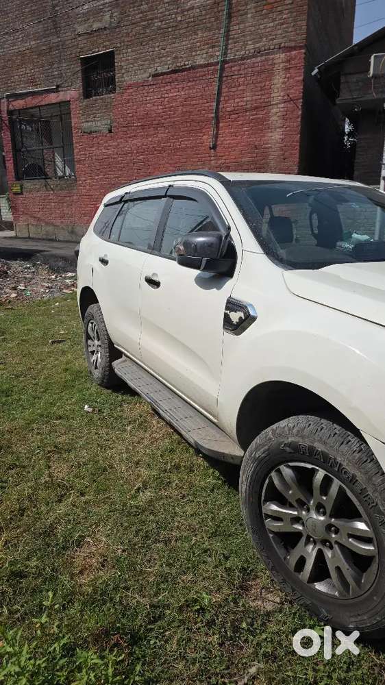 Ford Endeavour Titanium 4x4 2017
