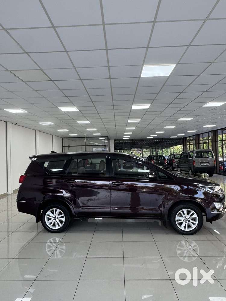 Toyota Innova Crysta 2.8 Gx At 8s, 2016, Petrol