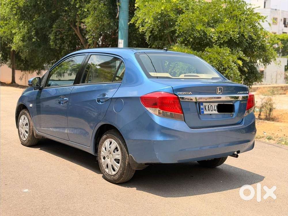 Honda Amaze 2015 Petrol 9500 Km Driven