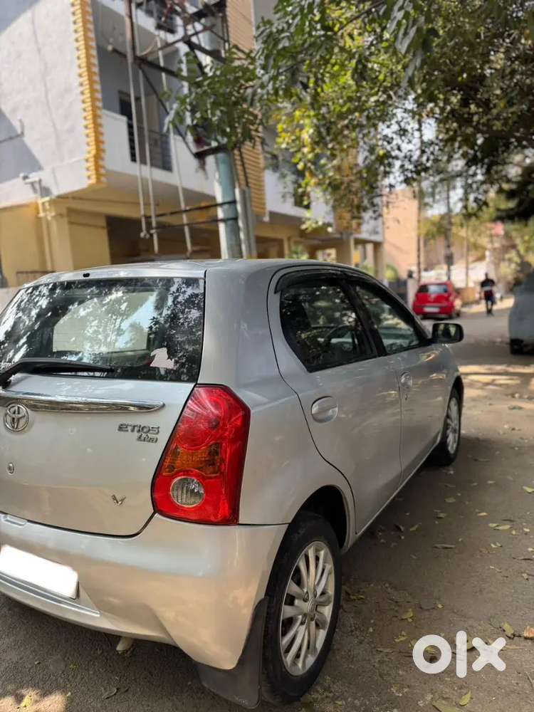 Toyota Etios Liva 2013 Petrol Well Maintained