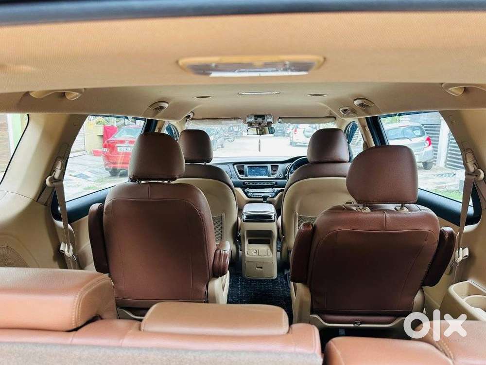 Kia Carnival Premium, 2020, Diesel