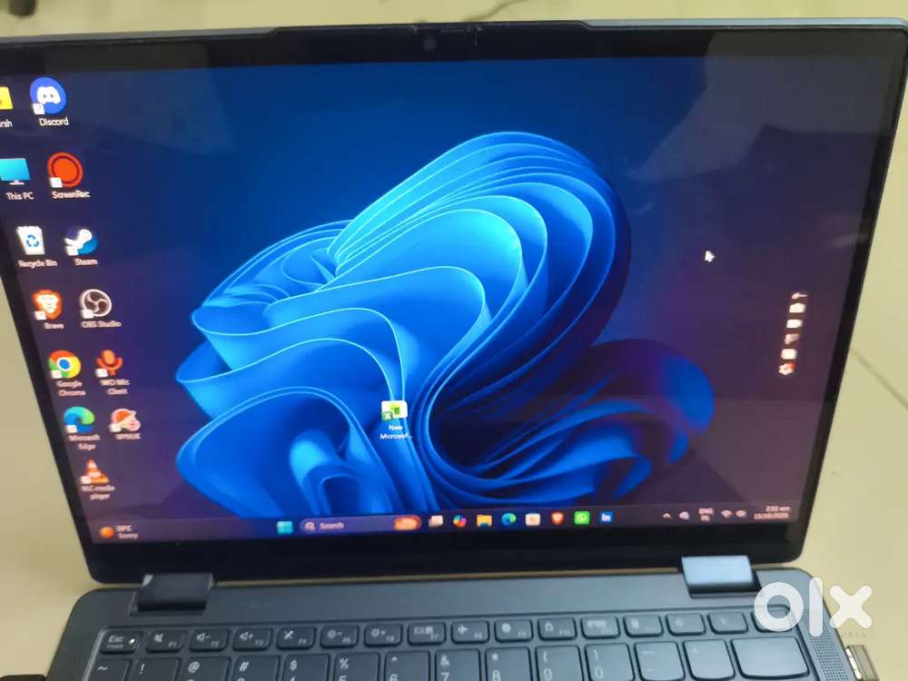 Lenovo yoga 6 Ryzen 7 5700U with 16 gb Ram and 512 gb storage