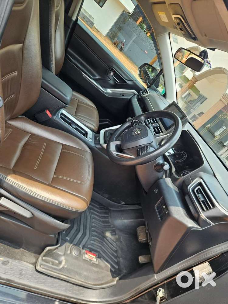 Toyota Innova Hycross 2023 Petrol 23400 Km Driven