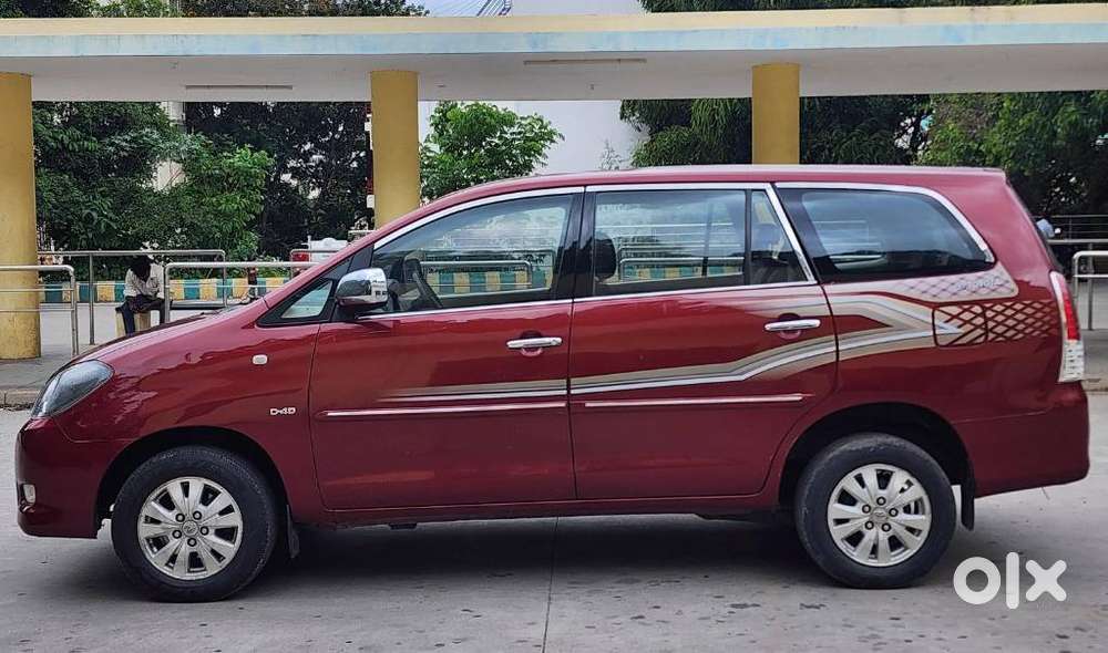 Toyota Innova 2.5 G (diesel) 8 Seater Bs Iv, 2010, Diesel