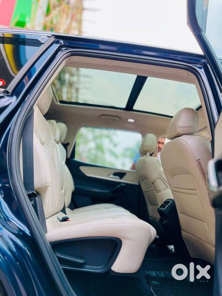 Mahindra Xuv700 2.0 Ax 7 Petrol At Luxury Pack Str, 2024, Petrol