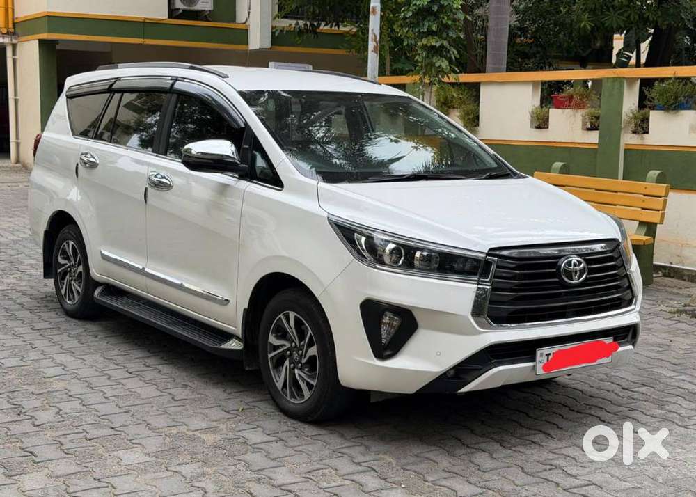 Toyota Innova Crysta 2.4 V 8 Str, 2022, Diesel