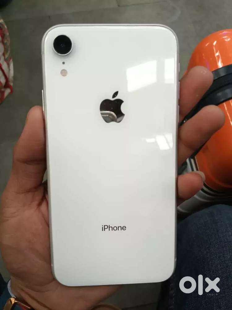 iPhone xr 128gb porter bhi gayaga urgent sell