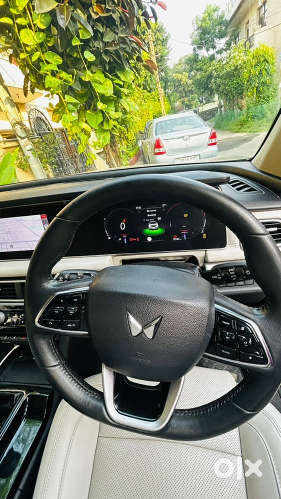 Mahindra Xuv700 2022 Petrol Well Maintained