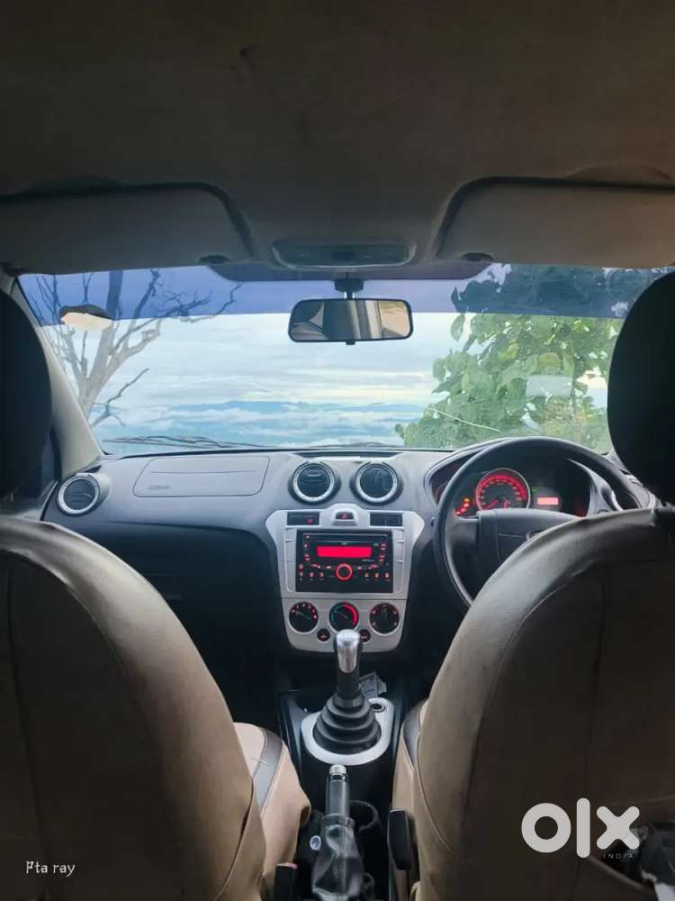 Ford Figo Petrol Titanium 2012
