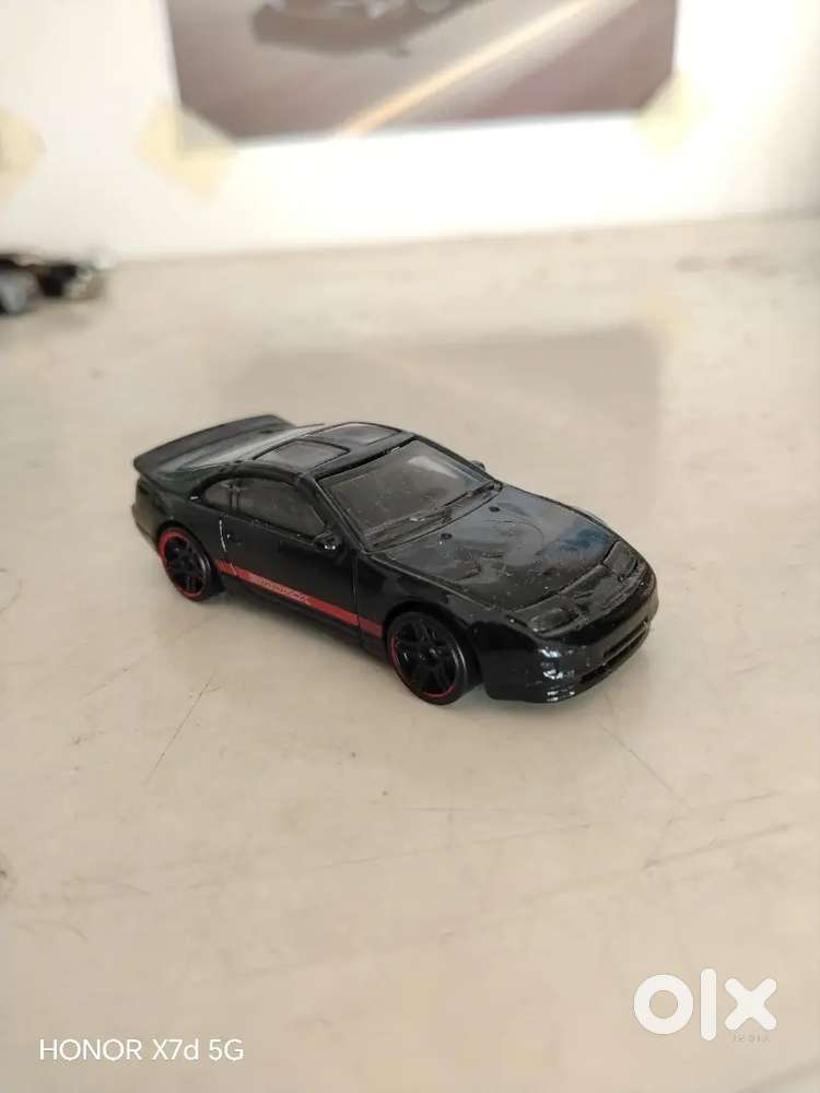 CARS ( HOTWHEELS AND MAJORETTE)