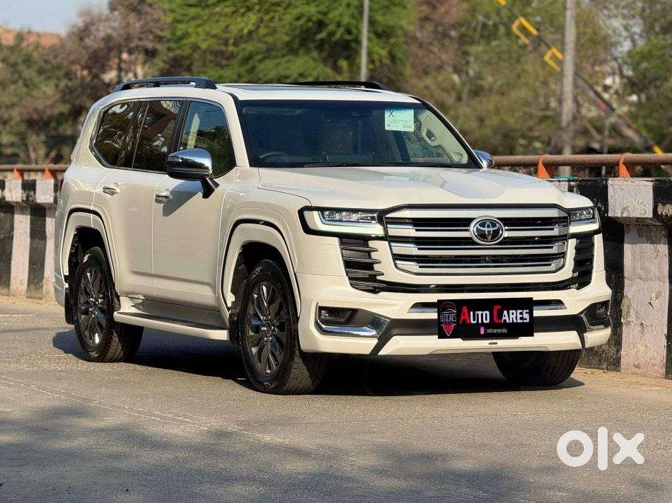 Toyota Land Cruiser Zx Petrol, 2025, Petrol