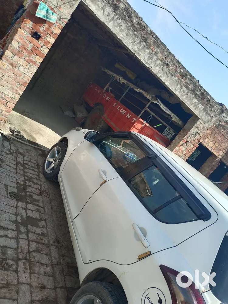 Maruti Suzuki Swift Petrol 42000 Km Driven