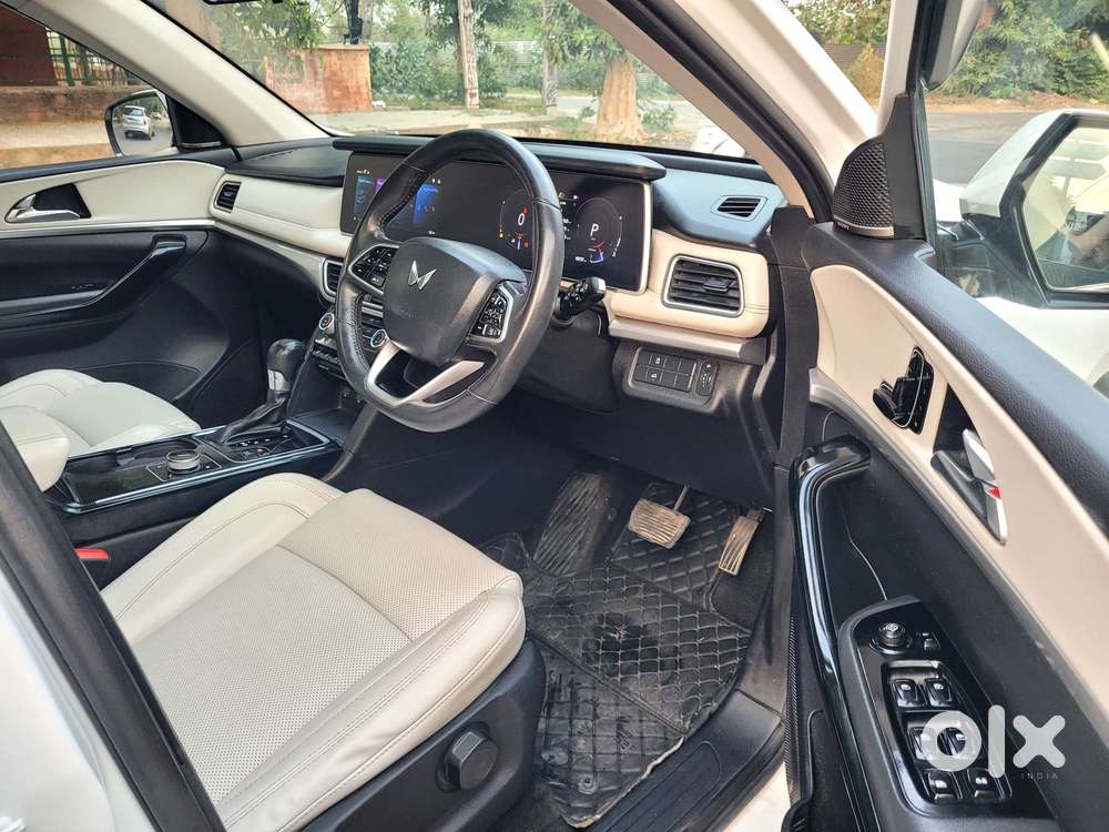 Mahindra Xuv700 2.2 Ax 7 Diesel At Luxury Pack Str, 2022, Diesel