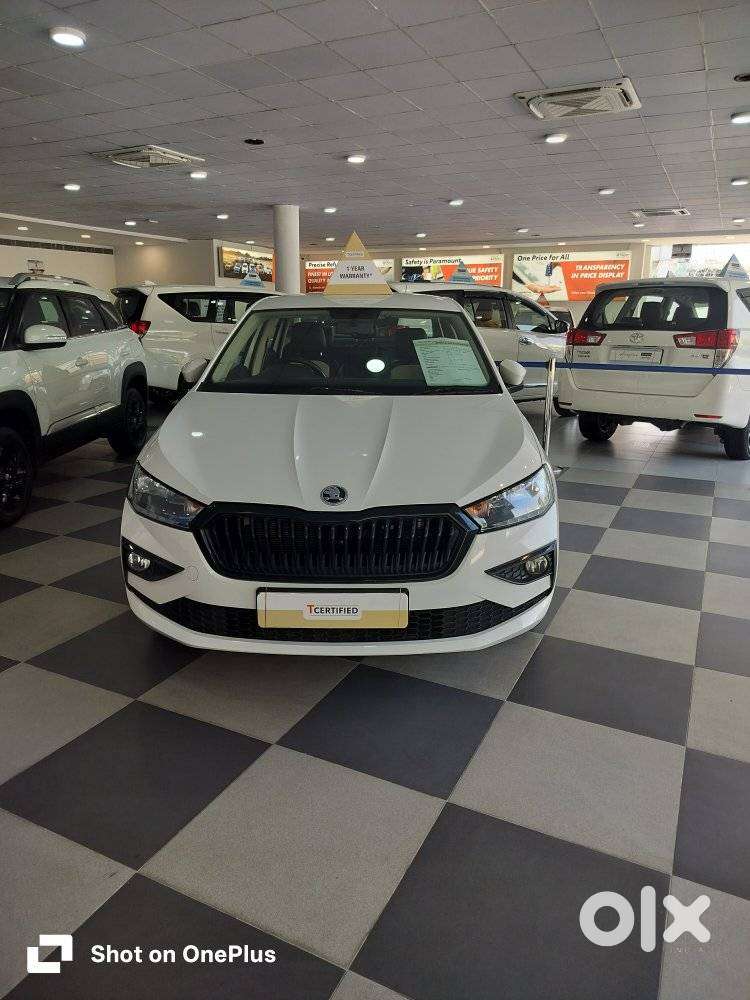 Skoda Slavia 1.0 Ambition Tsi At, 2023, Petrol