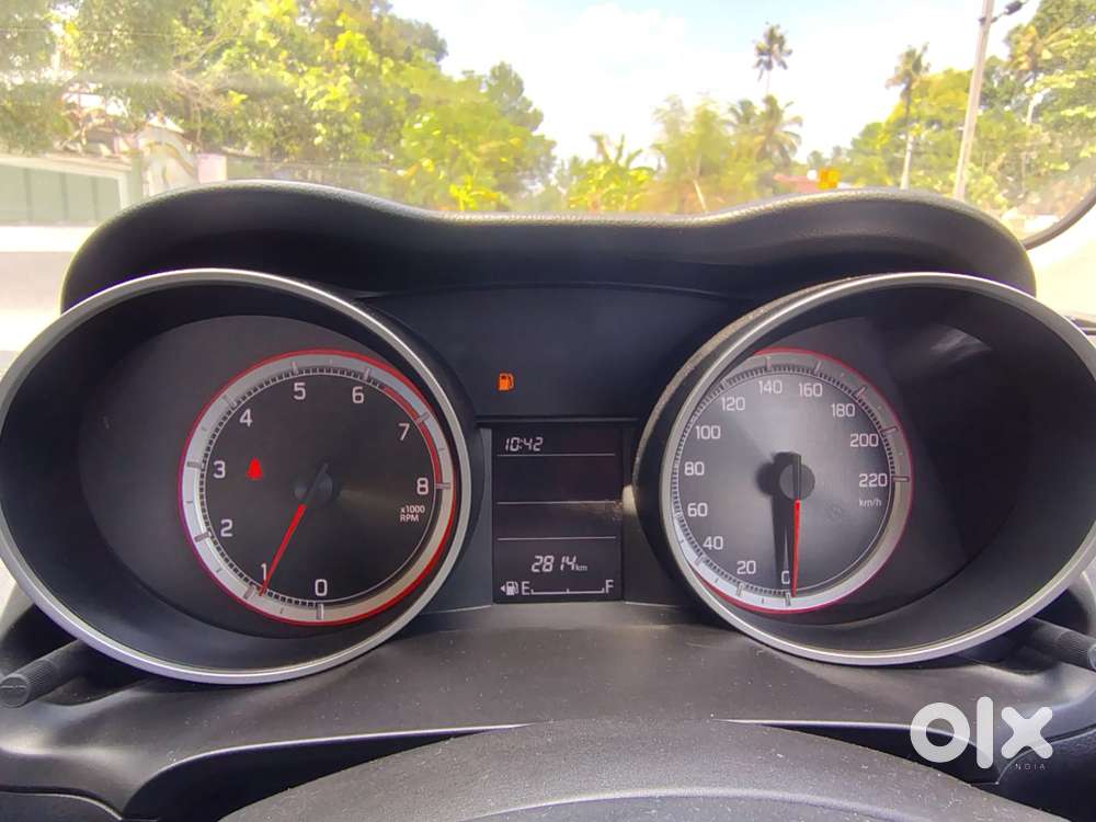 Maruti Suzuki Swift Vxi + Manual, 2023, Petrol