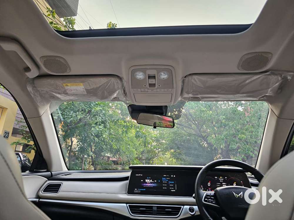 Mahindra Xuv700 2.2 Ax 7 Diesel At Luxury Pack Str, 2024, Diesel