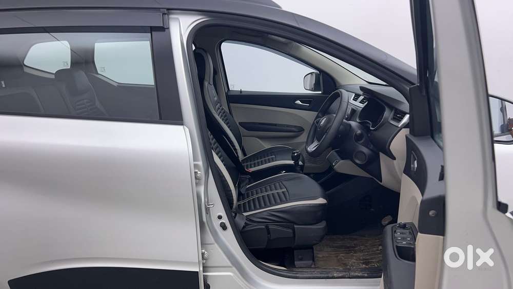 Renault Triber 1.0 Rxz Dual Tone, 2022, Petrol