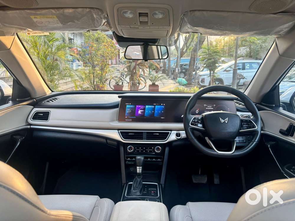 Mahindra Xuv700 2.2 Ax 7 Diesel At Str Awd, 2023, Diesel
