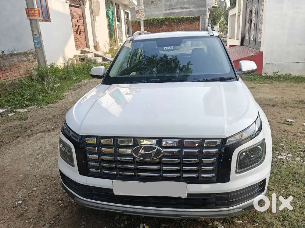 Hyundai Venue Petrol 2022