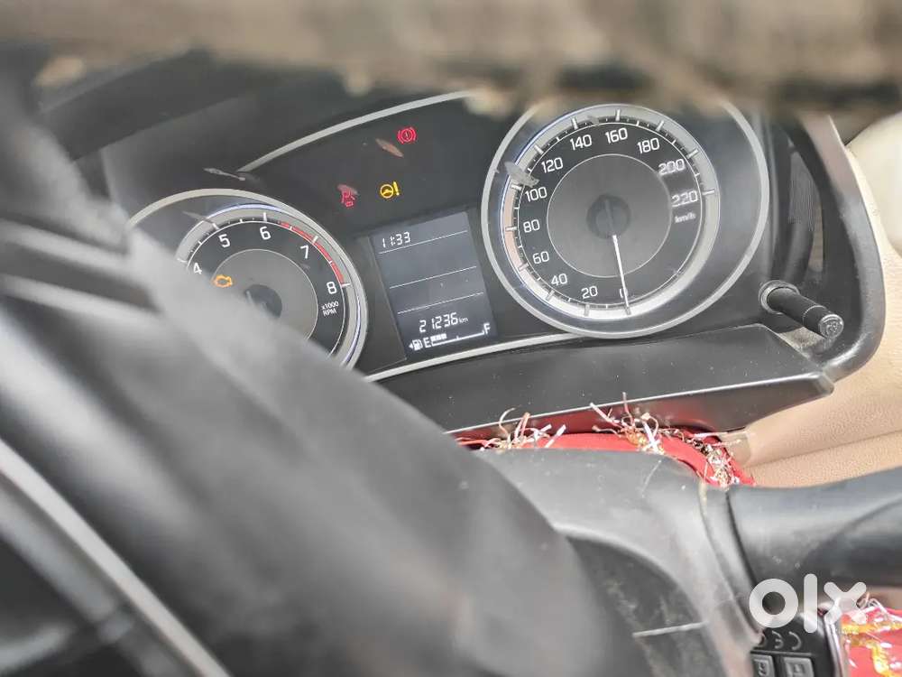 Bahar Rahata Hun Gadi Khadi Hai Isliye