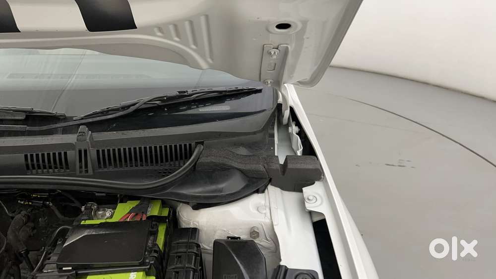 Skoda Slavia Style 1.0l Tsi At, 2022, Petrol