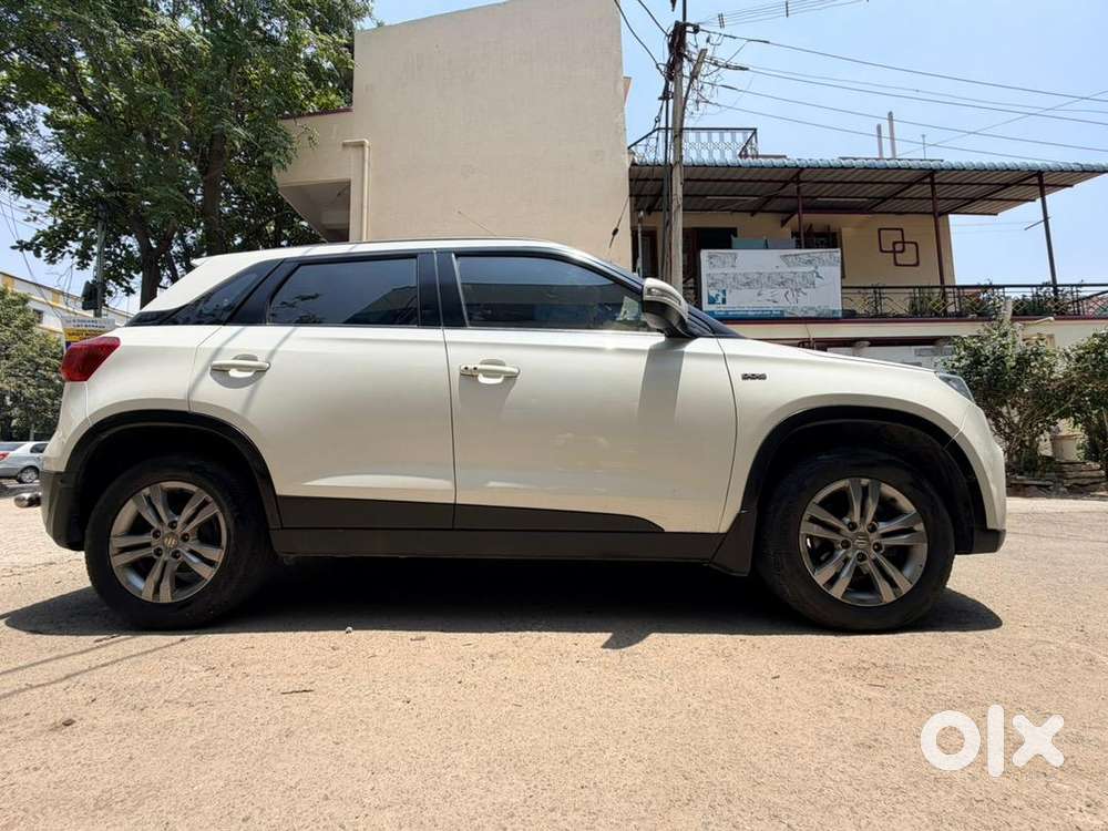 Maruti Suzuki Brezza 2016 Diesel Well Maintained Full Company Service