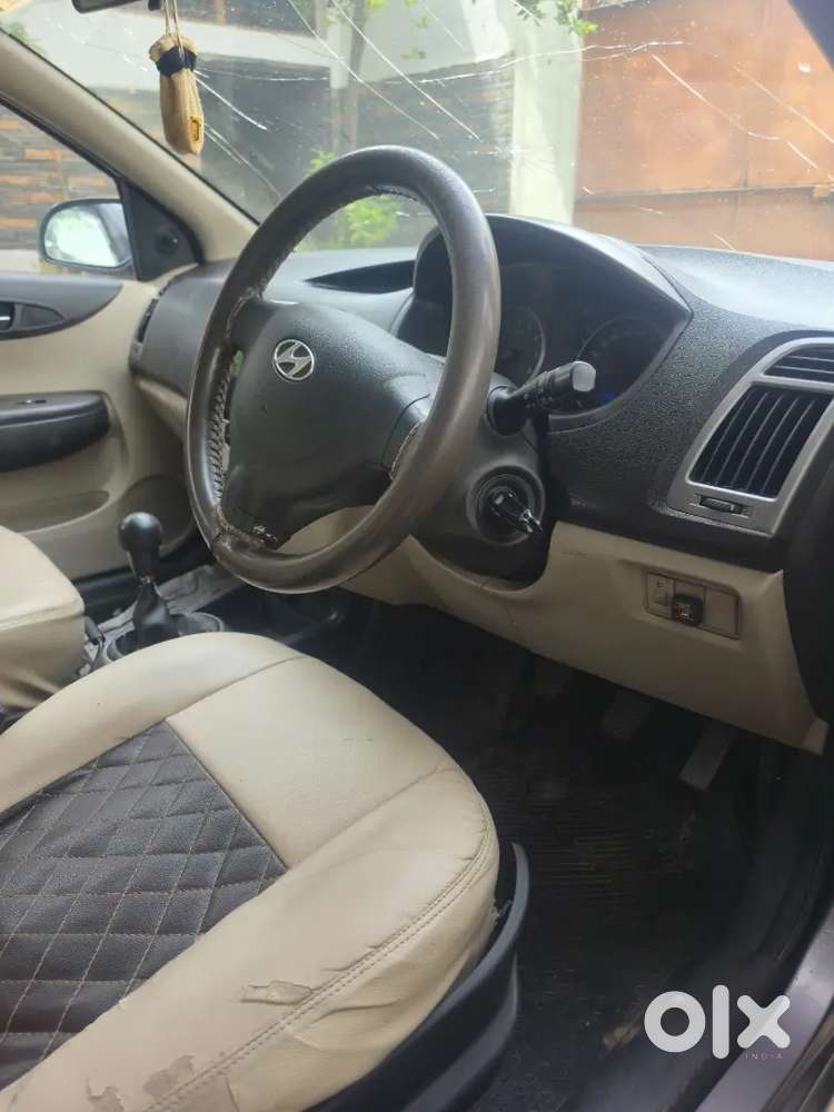 Hyundai I20 Sportz Petrol 2013