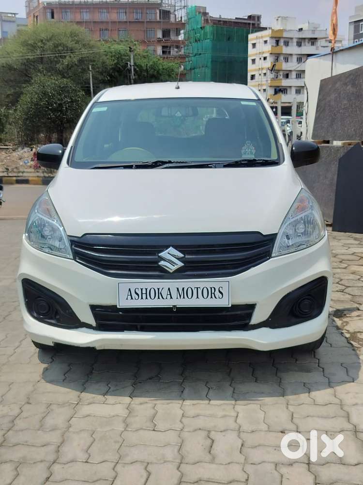 Maruti Suzuki Ertiga Lxi, 2016, Petrol
